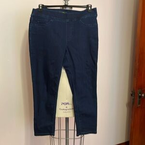 Women’s Blue Jeans Capris Sz 12 Lauren Jeans Co
